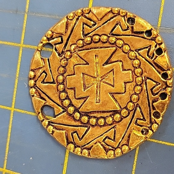 Felt's Fun Finds Jewelry - Aztec Antique Gold Tone 2.1" Charm Pendant